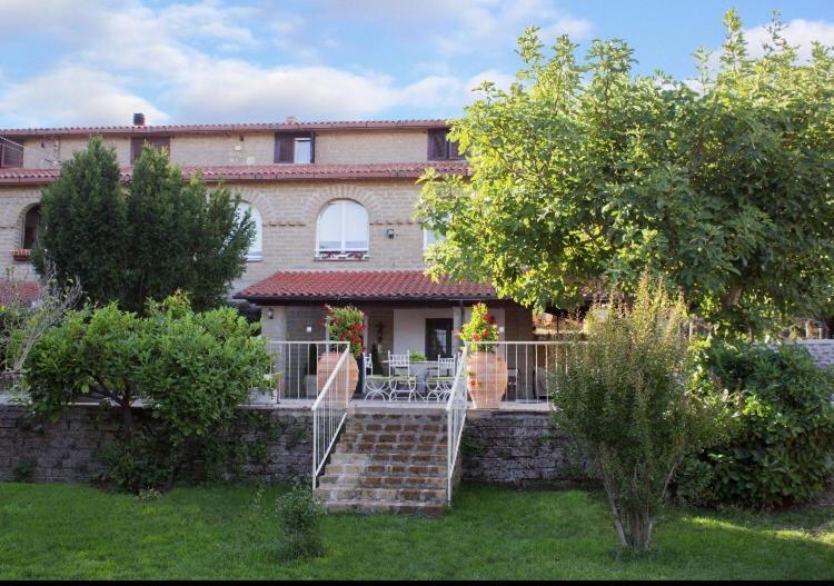 Favoloso Appartamento In Villa Monterosi Exterior foto